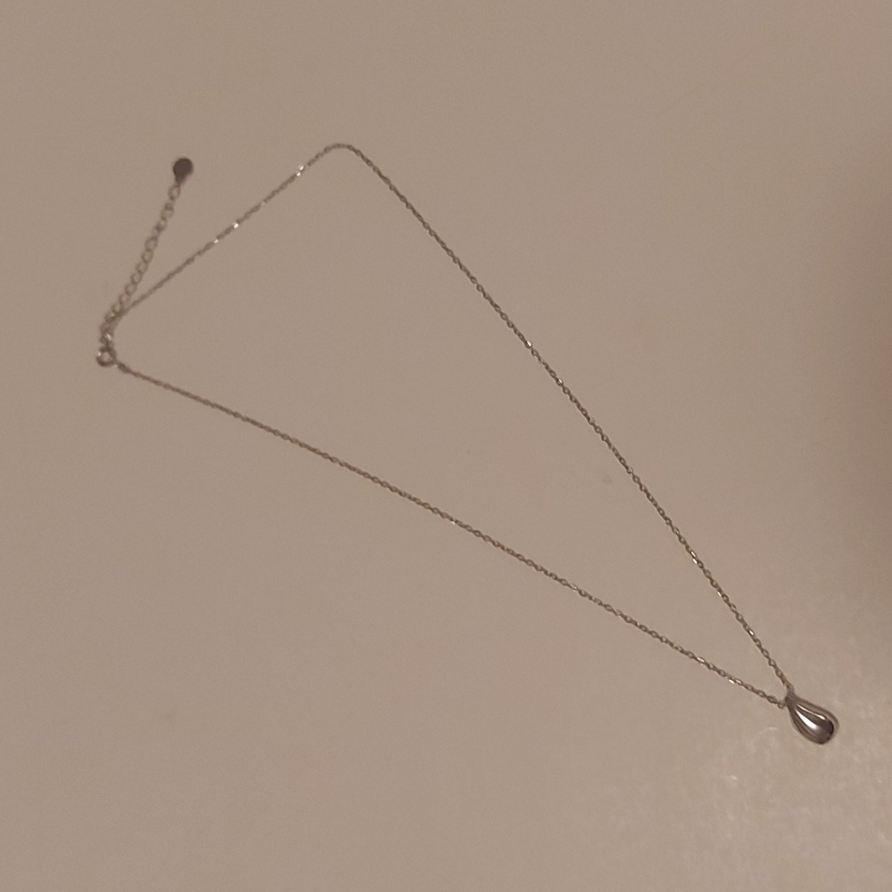 Sterling silver teardrop necklace